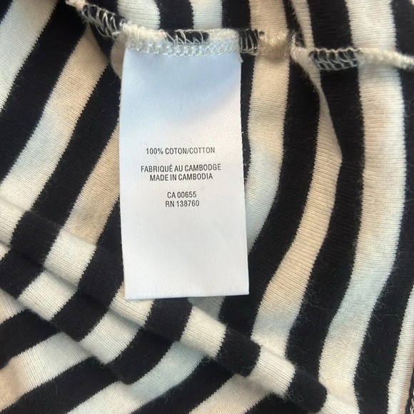 Cute striped tee with embroidered “amour” in red - Picture 5 of 6